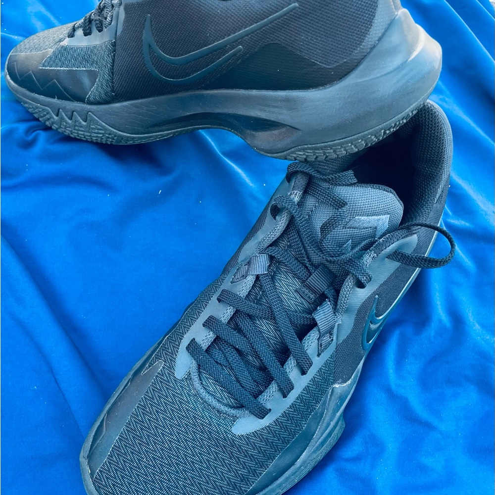 Nike  Precision Men's Black  Athletic Shoes 8 .5